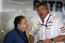 Jean Todt, Presidente de la FIA y el jefe de equipo Ross Brawn, Mercedes GP