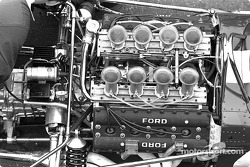 Мотор Ford DFV V8