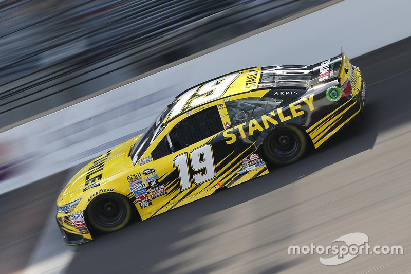 Carl Edwards - Joe Gibbs Racing – Toyota