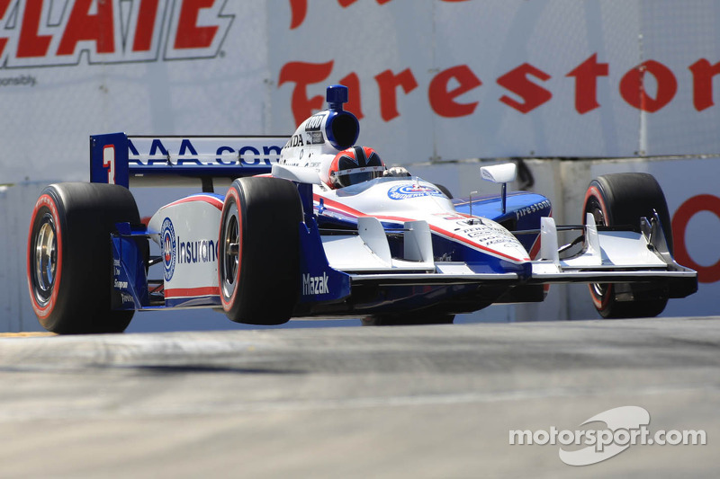 Piloto a mais finalizar no top-10: 225