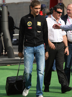 Виталий Петров, Lotus Renault GP