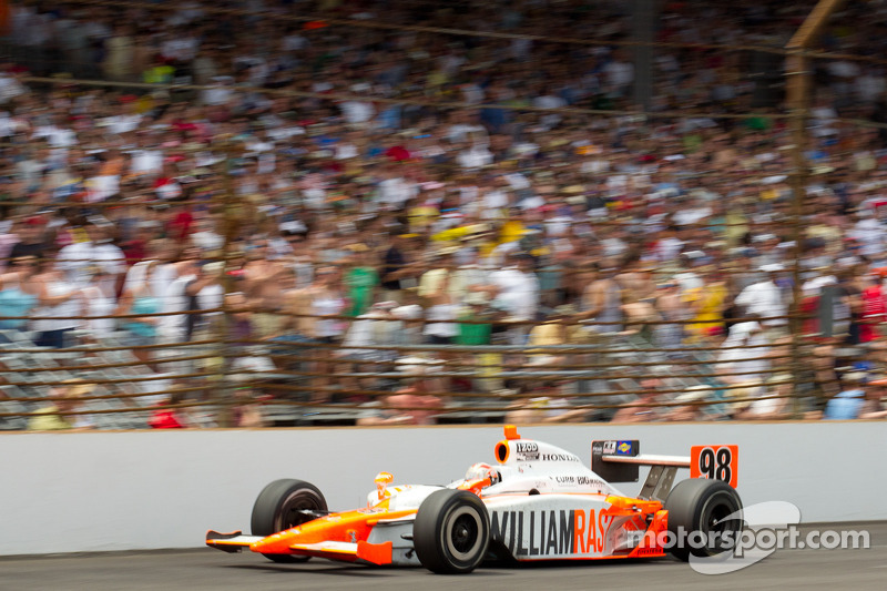2011: Dan Wheldon pakt de overwinning