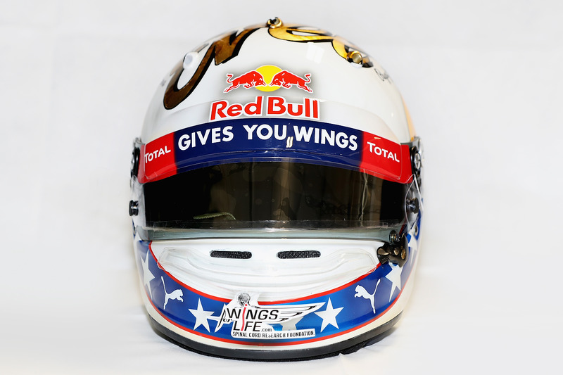 El casco edición especial inspirado en Evel Knievel que utilizará Daniel Ricciardo, Red Bull Racing