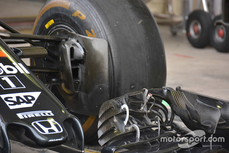 McLaren MP4-31: Vorderachse