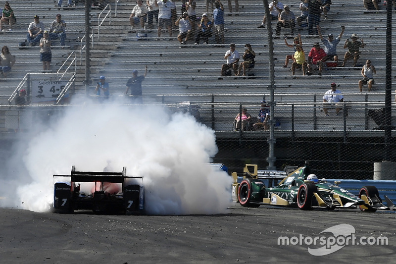 Josef Newgarden, Ed Carpenter Racing, Mikhail Aleshin, Schmidt Peterson Motorsports choque