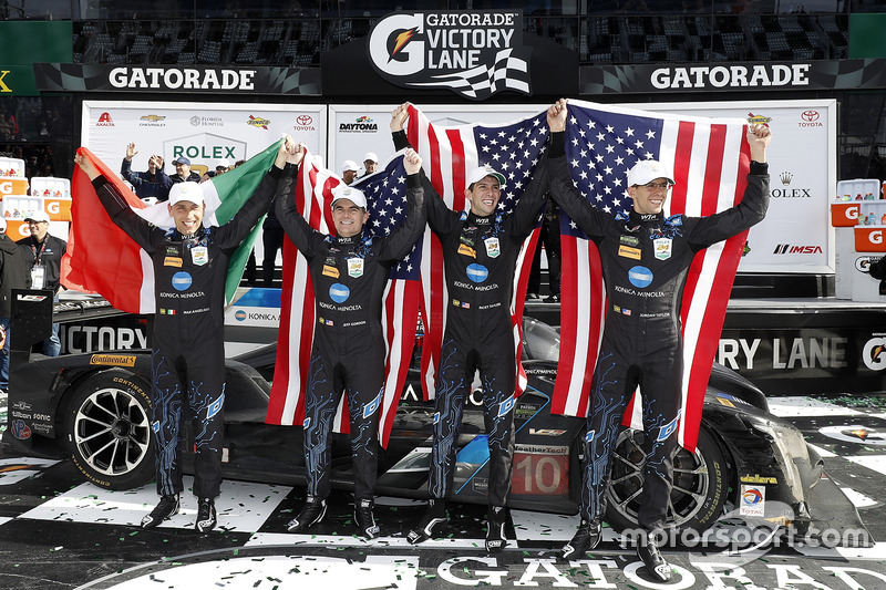 Ganadores #10 Wayne Taylor Racing Cadillac DPi: Ricky Taylor, Jordan Taylor, Max Angelelli, Jeff Gordon
