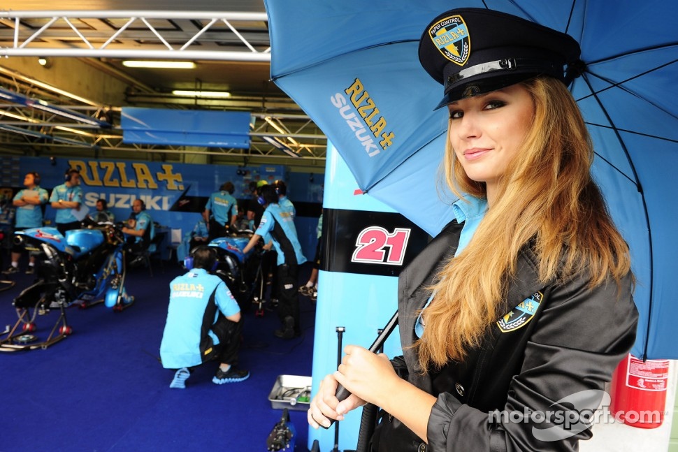 Rizla Suzuki girl
