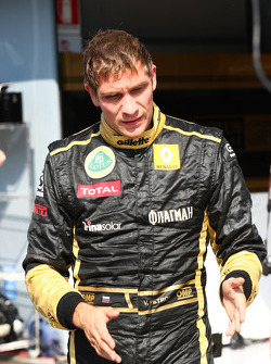 Виталий Петров, Lotus Renault GP
