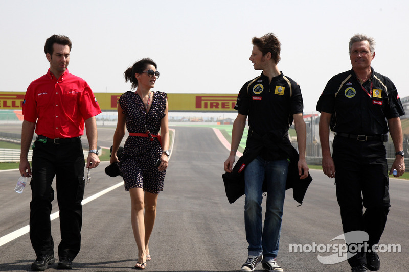 Romain Grosjean, , Lotus Renault GP and his girlfriend Marion Joles