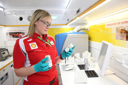 Shell, Öl- und Benzin-Test