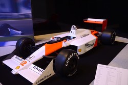 Международная автоспортивная выставка, Бирмингем, день 1.