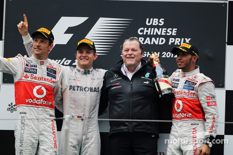 Podium: race winner Nico Rosberg, Mercedes AMG F1, second place Jenson Button, McLaren, third place 