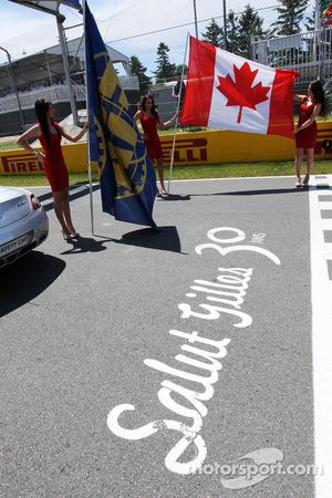 Chicas de la parrilla y un tributo a Gilles Villeneuve
