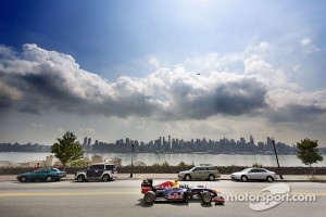 David Coulthard drives NYC in the Red Bull F1
