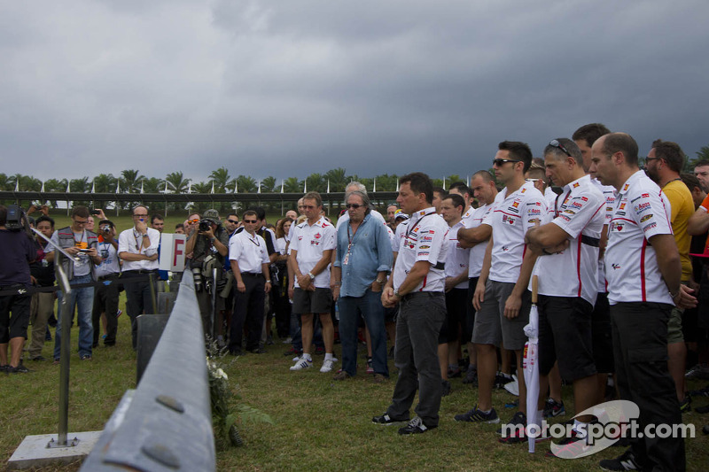 Tribute to Marco Simoncelli lead by Fausto Gresini of San Carlo Honda Gresini