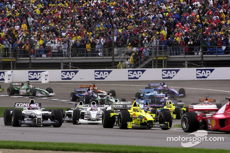 Action beim Start zum GP USA 2000 in Indianapolis