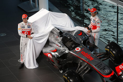 Sergio Perez, McLaren en teamgenoot Jenson Button, McLaren onthullen de nieuwe McLaren MP4-32
