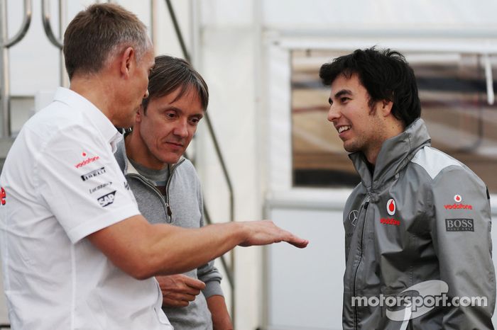 Martin Whitmarsh, McLaren CEO con Adrián Fernández y Sergio Pérez, McLaren