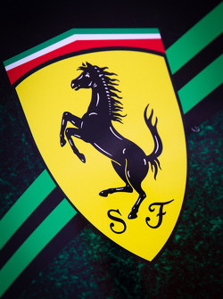 Эмблема Ferrari