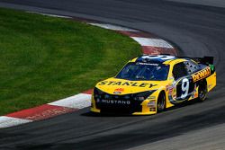 Ryan Truex remplace Marcos Ambrose