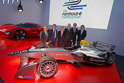 Alain Prost y Jean-Paul Driot con Jean Todt, Presidente de la FIA, con Alejandro Agag, co-fundador d