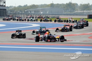Start: Sebastian Vettel, Red Bull Racing leads