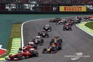 Fernando Alonso, Ferrari F138 at the start of the race