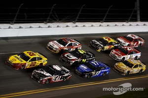 Joey Logano, Team Penske Ford, Kurt Busch, Stewart-Haas Racing Chevrolet, Ricky Stenhouse Jr., Roush Fenway Racing Ford, Jeff Gordon, Hendrick Motorsports Chevrolet, Reed Sorenson, Tommy Baldwin Racing Chevrolet