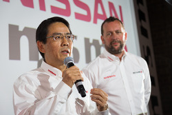 NISMO主席Shoichi Miyatani,和NISMO全球品牌市场销售主管Darren Cox
