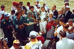 Ganador de la carrera Jim Clark