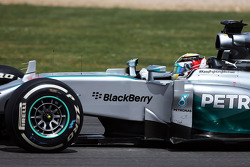 Льюіс Хемілтон, Mercedes AMG F1 W05