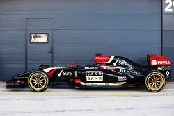 Lotus F1 E22 avec les pneus 18 pouces