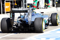 Nico Rosberg, asa traseira da Mercedes AMG F1 W05 e detalhe escape