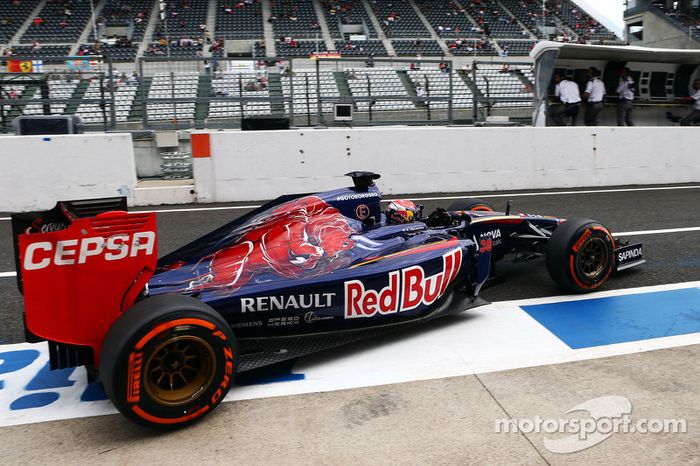 Max Verstappen, Scuderia Toro Rosso STR9 Test Pilotu pitten ayrılıyor