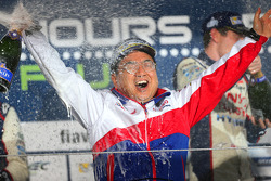 Yoshiaki Kinoshita heureux