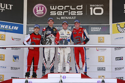 Podium: Nicholas Latifi, Oliver Rowland, William Buller