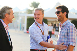(Esquerda para direita): Carlos Sainz, com David Coulthard, assessor da Red Bull Racing e Scuderia Toro Rosso / comentarista da BBC Television e Mark Webber, piloto da Porsche Team WEC