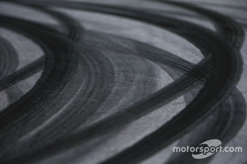 Tyre marks on the circuit