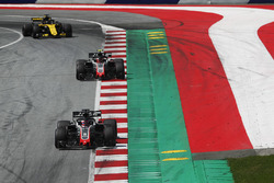 Romain Grosjean, Haas F1 Team VF-18, Kevin Magnussen, Haas F1 Team VF-18, Nico Hulkenberg, Renault Sport F1 Team R.S. 18