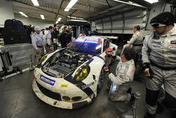 #911 Porsche North America Porsche 911 RSR: Nick Tandy, Marc Lieb, Patrick Pilet, Michael Christensen en difficulté