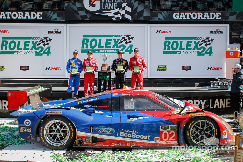 Podium: #02 Chip Ganassi, Ford/Riley: Scott Dixon, Kyle Larson, Jamie McMurray, Tony Kanaan