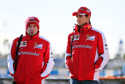 Simone Resta, Ferrari et Esteban Gutierrez, pilote d'essais Ferrari