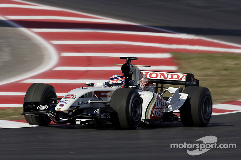 Takuma Sato test ediyoryeni BAR Honda 007
