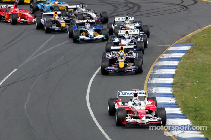 Primera curva: Jarno Trulli