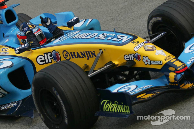 Su primer triunfo en Malasia. El segundo en Fórmula 1. (GP de Malasia 2005)