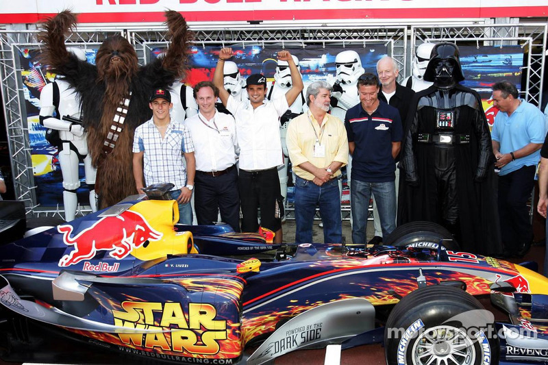 Christian Klien, Vitantonio Liuzzi, David Coulthard und George Lucas mit Darth Vader