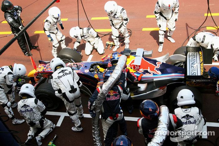 Para en pits para Vitantonio Liuzzi