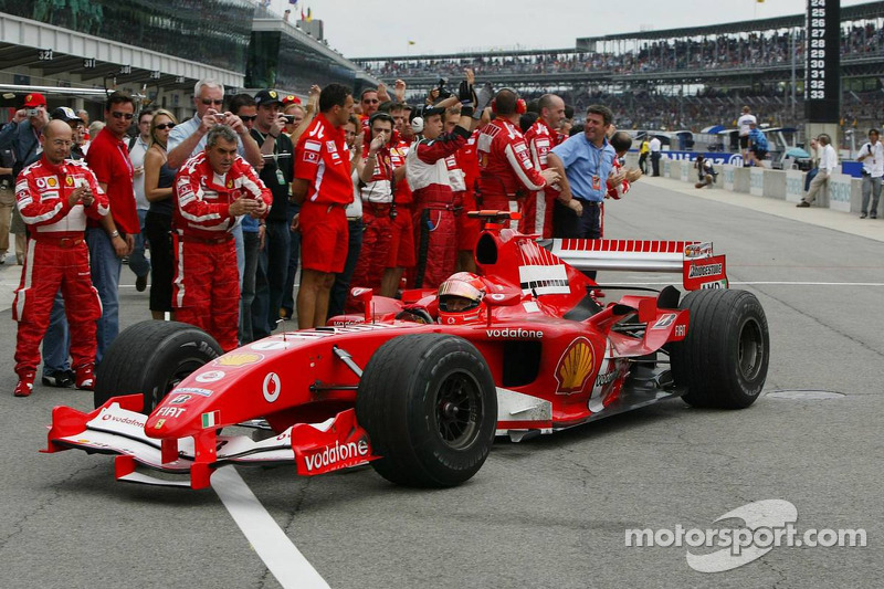 El ganador de la carrera Michael Schumacher