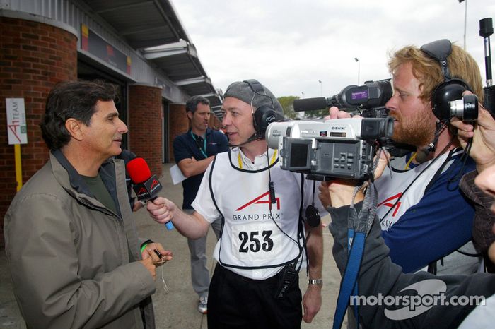 Nelson Piquet dando entrevista