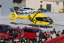 Fernando Alonso, McLaren es trasladado en helicóptero al hospital
